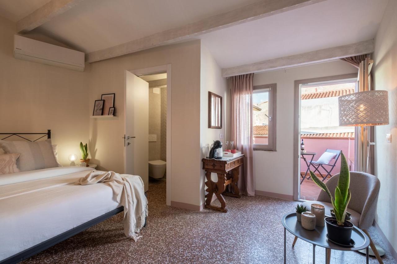 Dimora Sant'Ignazio Guest House บอซา ภายนอก รูปภาพ