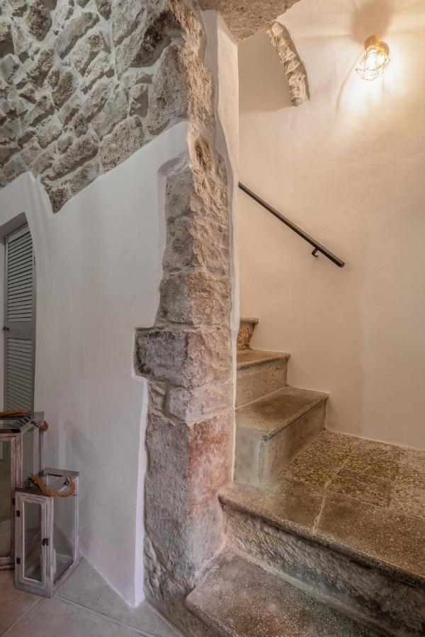 Dimora Sant'Ignazio Guest House บอซา ภายนอก รูปภาพ