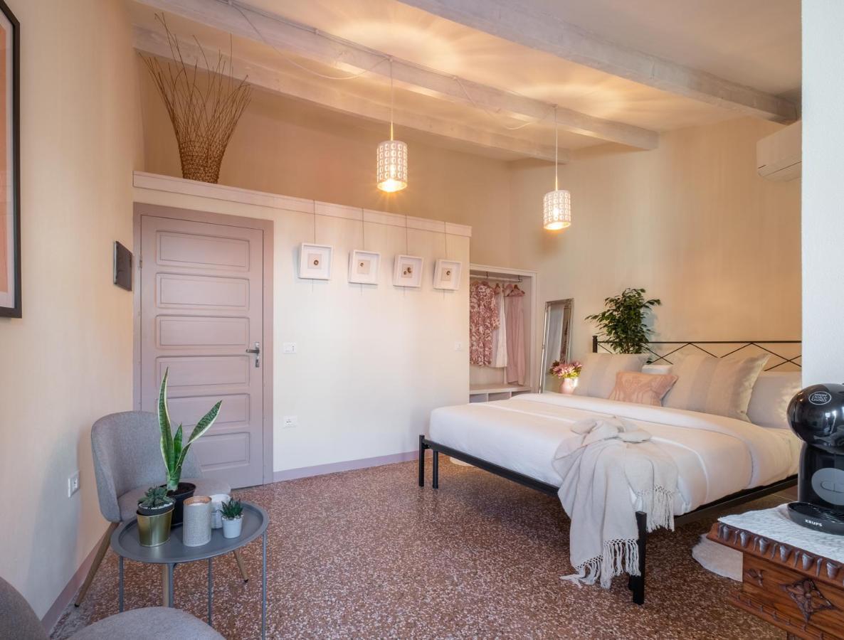 Dimora Sant'Ignazio Guest House บอซา ภายนอก รูปภาพ